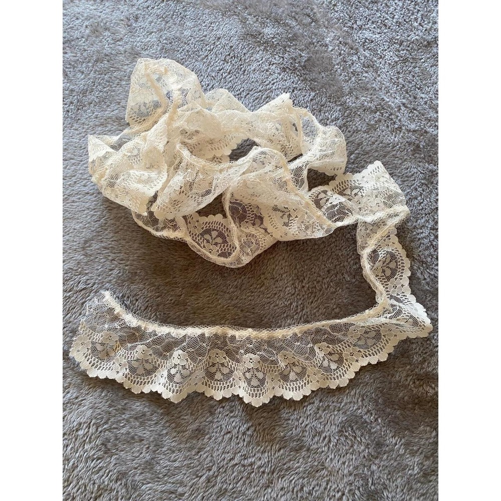 Vintage Scalped Lace DIY Sew Junk Journal 2 Yards Delicate Cream